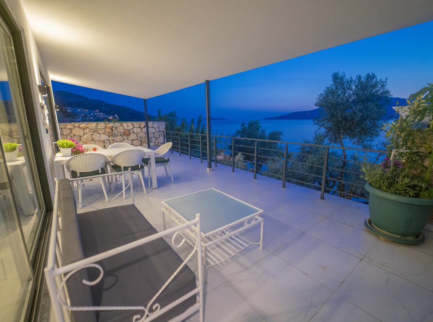 Villa-Blue-Coast-I-II-terrace