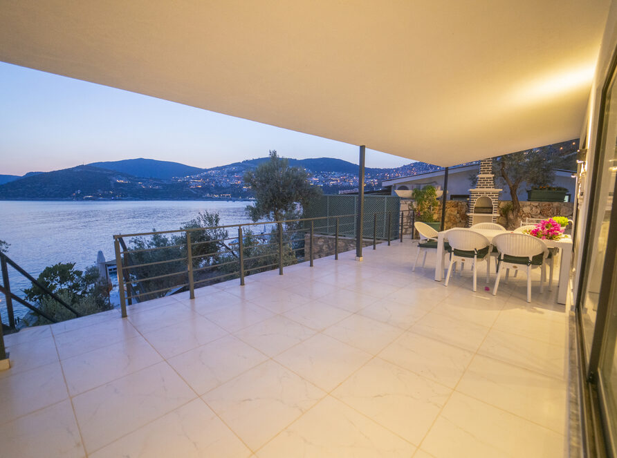 Villa-Blue-Coast-I-II-terrace