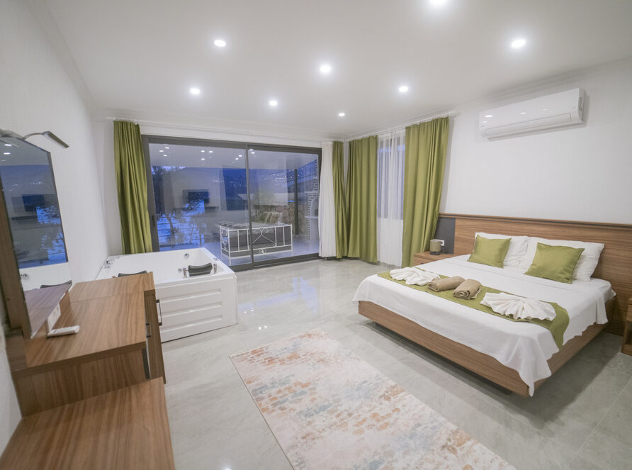 Villa-Blue-Coast-I-II-master bedroom