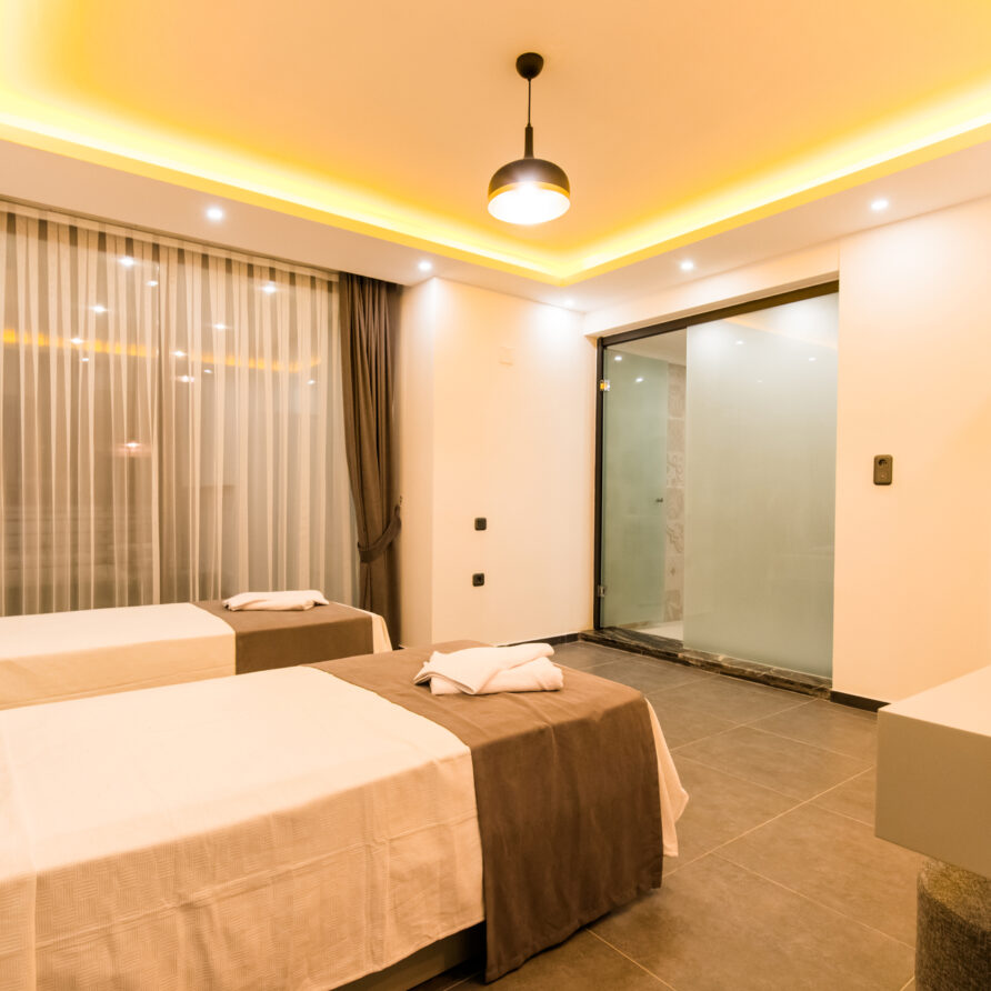 Villa-Deida- twin-beds