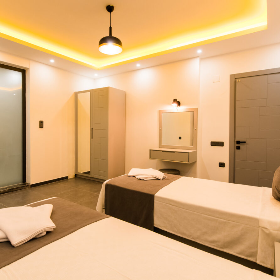 Villa-Deida-en suite twin beds