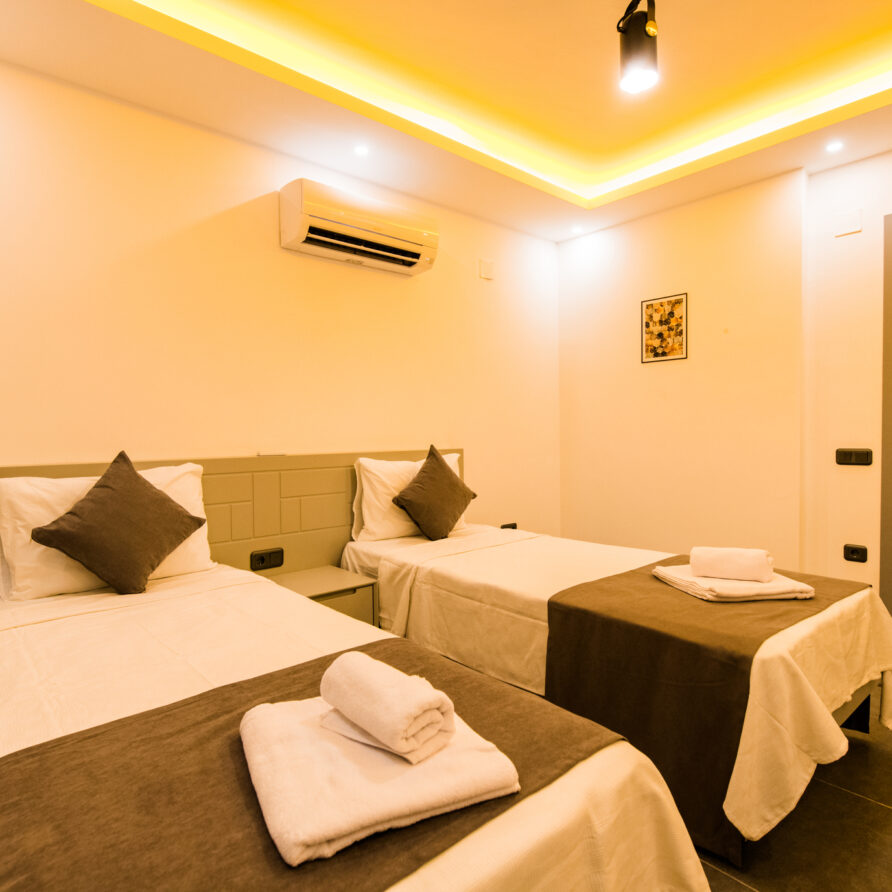 Villa-Deida-twin beds