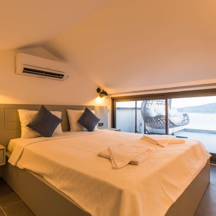 Villa-Laoda-15 - Go Kalkan Kalkan holiday rentals-Villa-Laoda-top bedroom