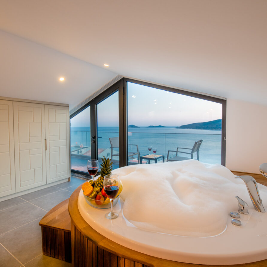 Villa-Laoda-17 - Go Kalkan Kalkan holiday rentals-Villa-Laoda-jacuzzi with sea view
