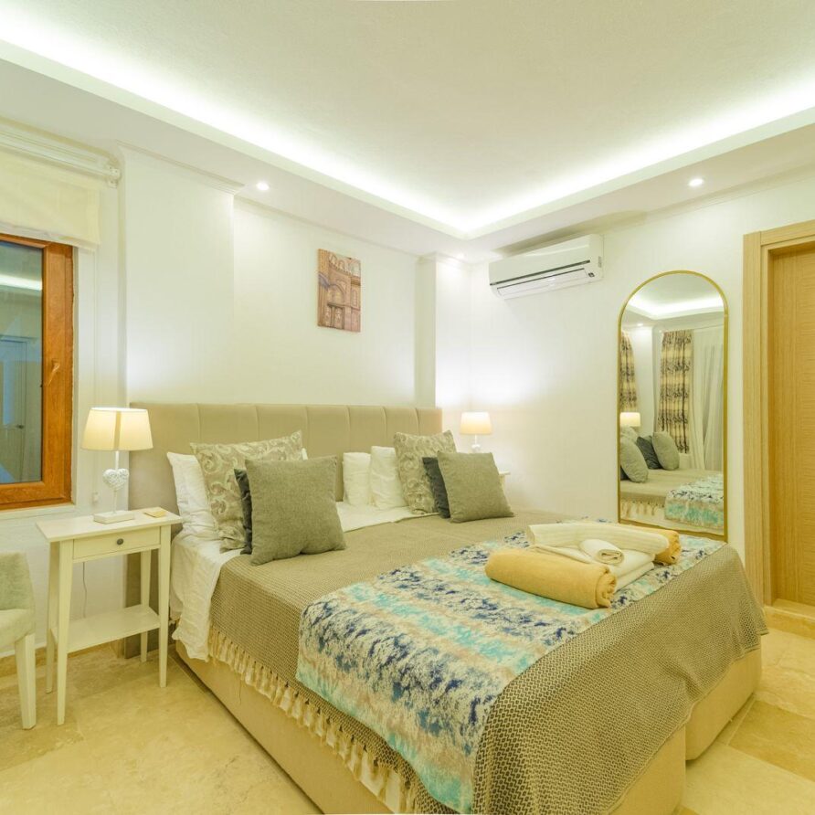 Villa Olivia-Ensuit Bedroom