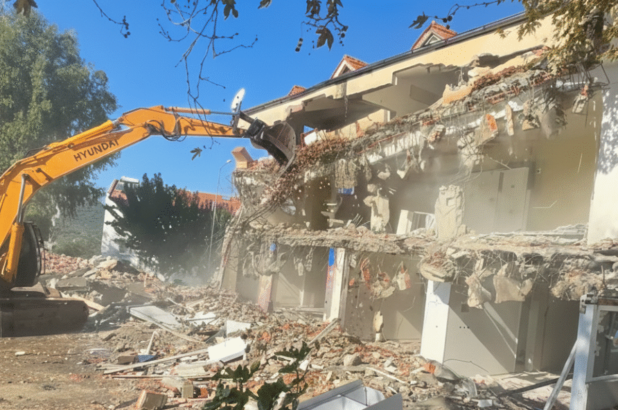 Kalkan news-Demolition of the Old Kaş Bus Terminal Completed - Go Kalkan Demolition of the Old Kaş Bus Terminal Completed!